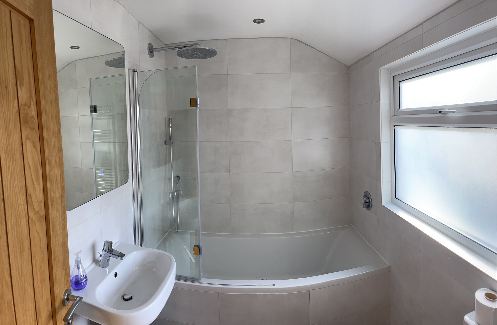 Bathrooms 3
